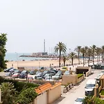 Isola Beachside 아파트