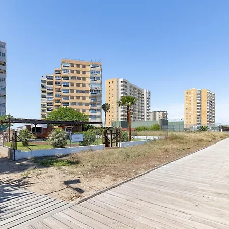 Isola Beachside Apartament