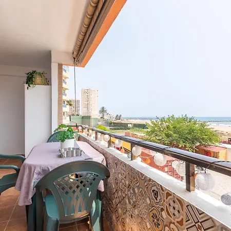 Isola Beachside *