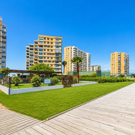 Isola Beachside 公寓