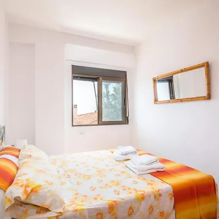 Апартаменты Isola Beachside Валенсия