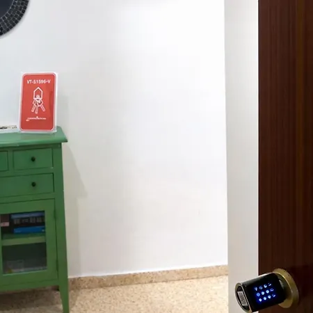 Isola Beachside Апартаменты *