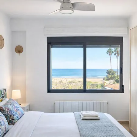 Isola Beachside Апартаменты Валенсия