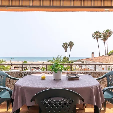 דירה Isola Beachside